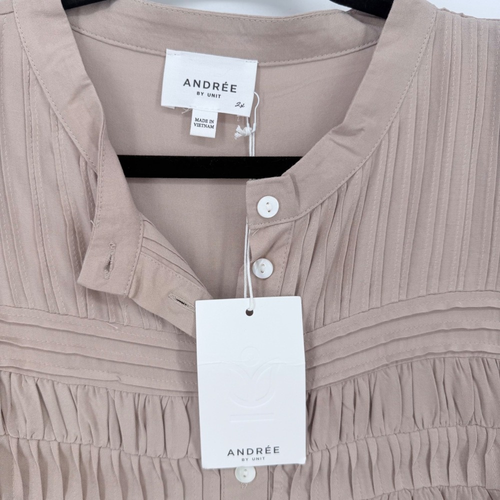 Andree by Unit Rayon Blouse Womens 2X Taupe New Pintuck Smocked Beige Top Office - Picture 2 of 6